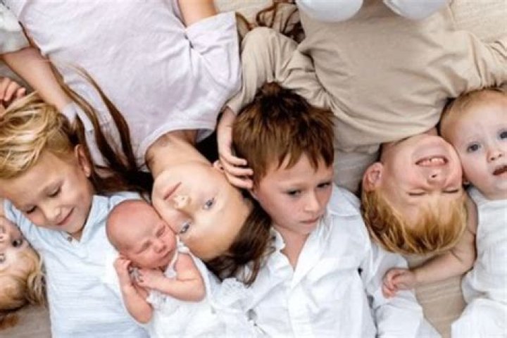 Alec Baldwin’s Wife Hilaria Baldwin Posts Adorable Family Photo With Their Seven Children