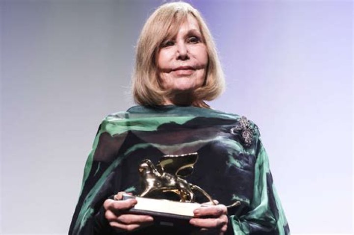 B. J. Novak Biography – Facts, Childhood, Career & Achievements