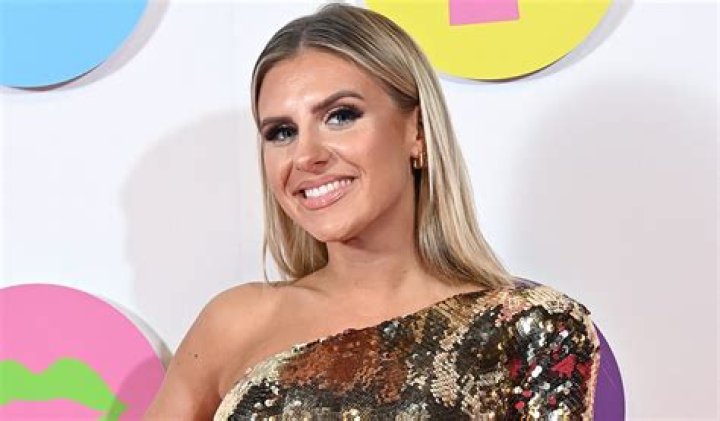 Chloe Burrows in Bathing Suit Has "Meatball Day" — Celebwell