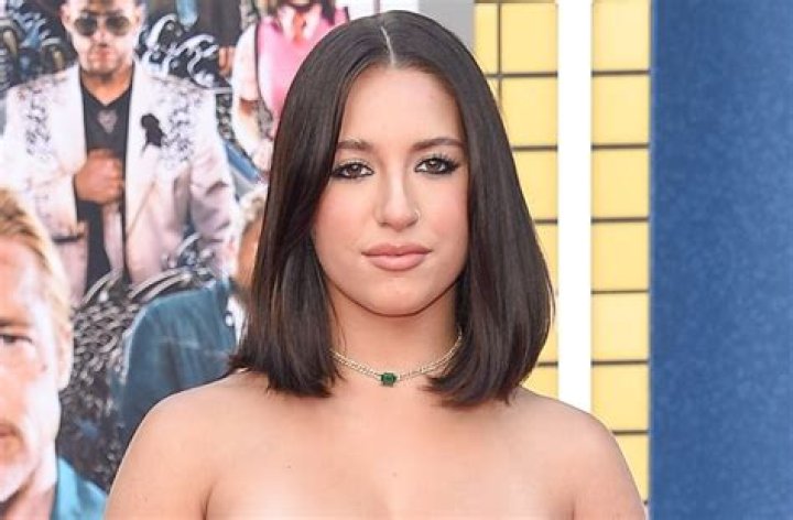 Dance Moms Star Mackenzie Ziegler Shares Swimsuit Photo "Beaching"