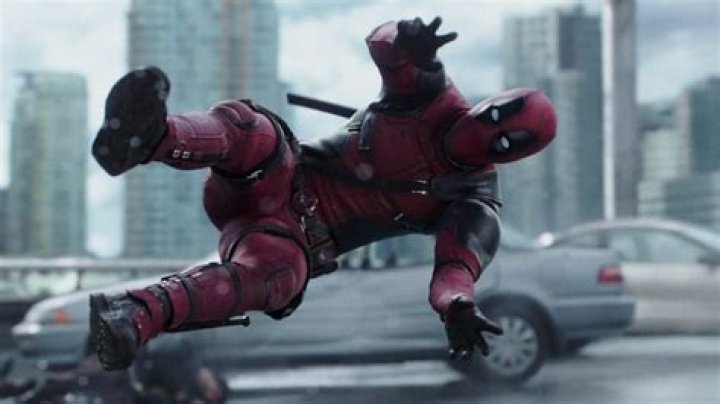 Deadpool pokes fun at Ryan Reynolds getting back into superhero shape