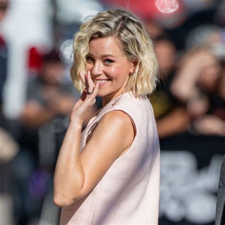 Elizabeth Banks – Height, Weight, Bra Size, Measurements & Bio