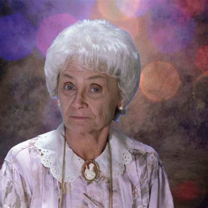 Estelle Getty Biography - Facts, Childhood, Family Life & Achievements