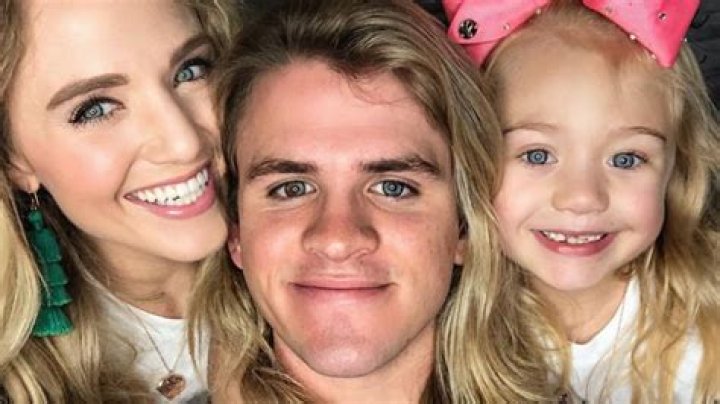 Everleigh opens toys Archives - Celebrities: Wiki, Age, Height, Net Worth, Relationship