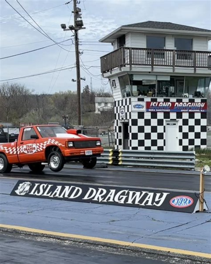 Explore Johnny Davis Obituary, Richmond Dragway Owner