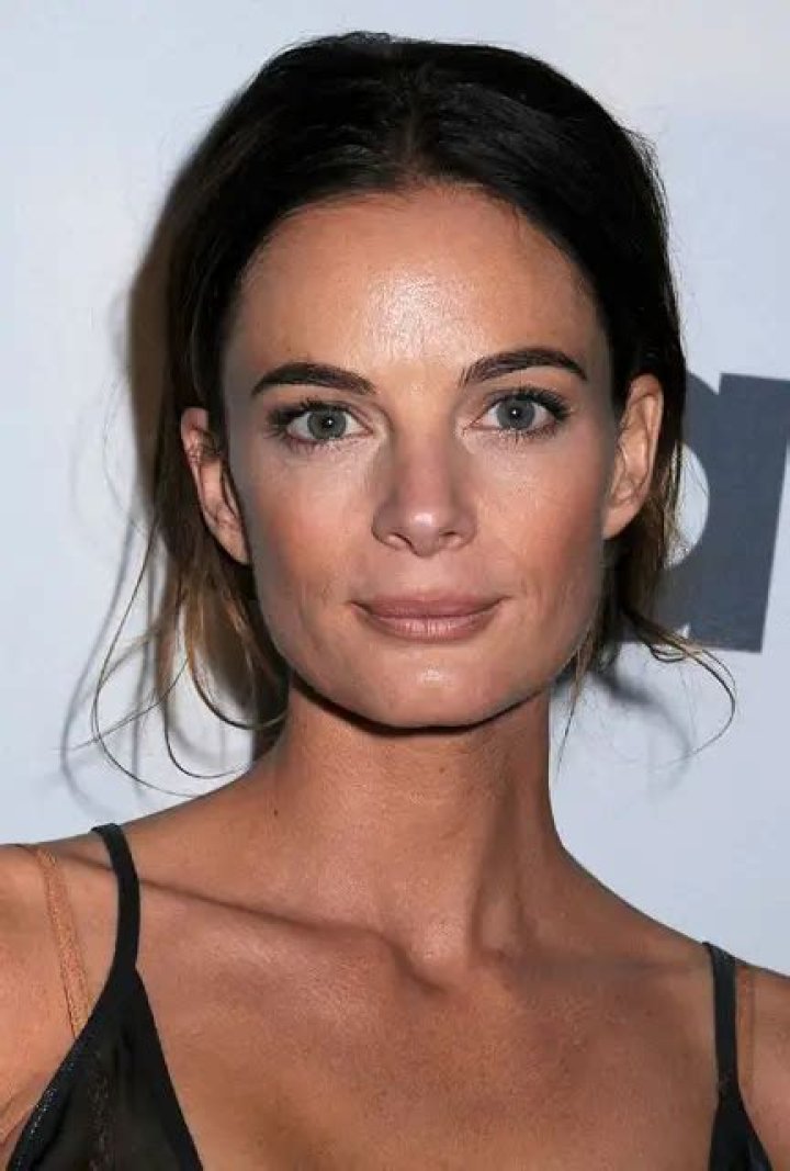 Gabrielle Anwar Bra Size, Age, Weight, Height, Measurements