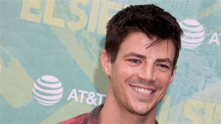 Grant Gustin Teases His Beefy Transformation For The Flash Season 7 In New Workout Pics