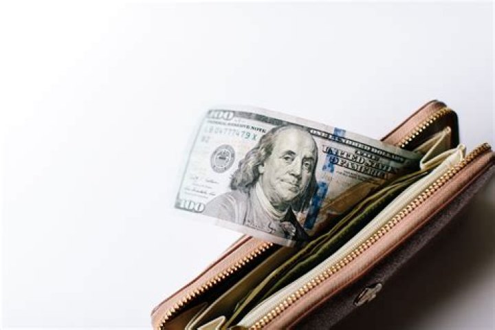 
How Much Money Does Sally Fields Make? Latest Income Salary
