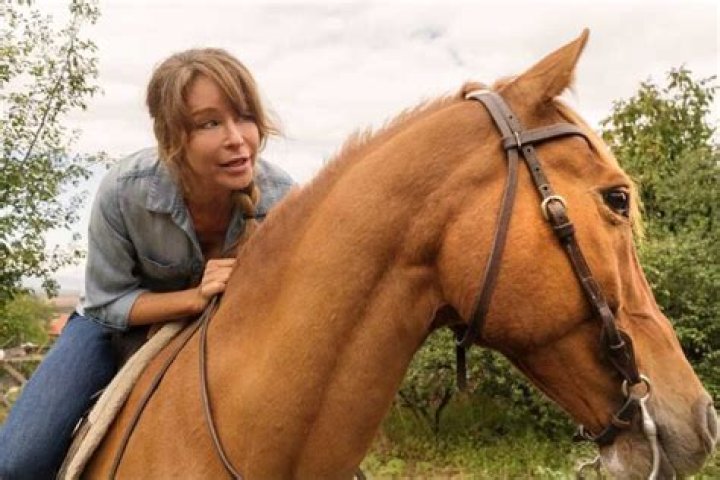 Jamie Luner Biography - Facts, Childhood, Family Life & Achievements