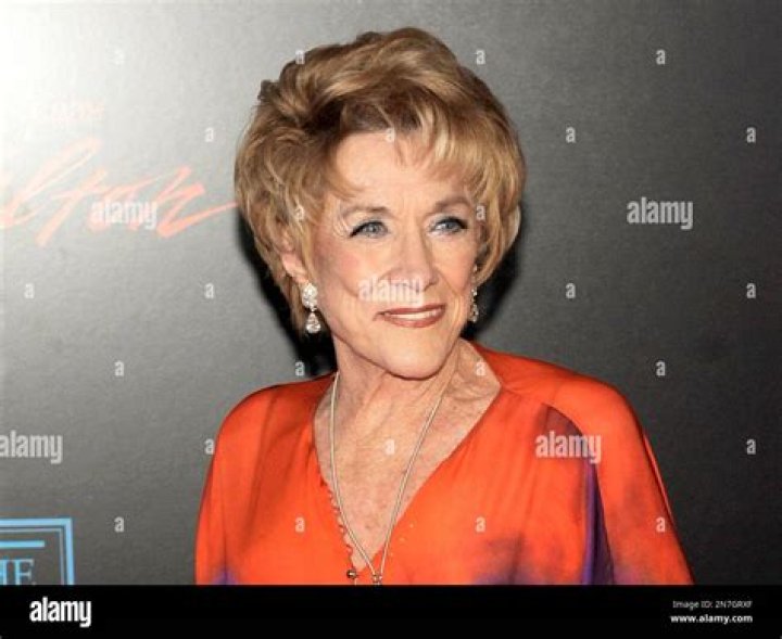 Jeanne Cooper Biography - Facts, Childhood, Family Life & Achievements