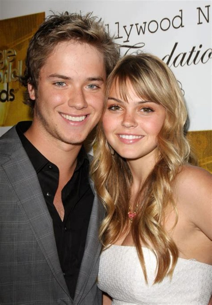 Jeremy Sumpter Biography – Facts, Childhood, Family Life of Actor