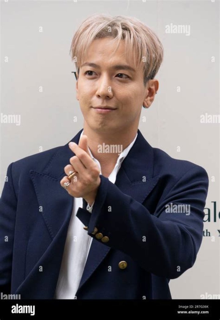 Jung Yong-hwa Biography - Facts, Childhood, Family Life & Achievements of South Korean Singer-songwriter