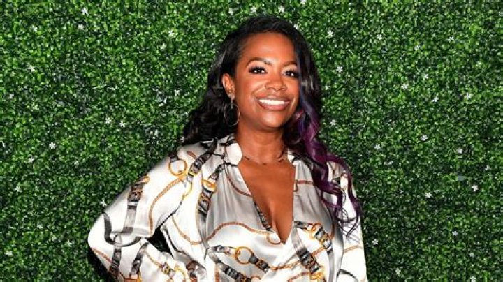 Kandi Burruss Shows Off Her Dance Moves – See The Clip