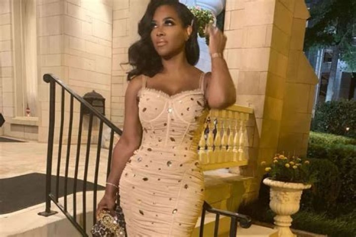 Kenya Moore Takes Girls Trip To Greece With RHOA Co-Star Porsha Williams And Baby Brooklyn After Split From Marc Daly