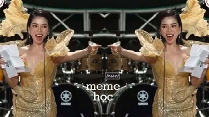 Lệ Quyên in Bathing Suit Says "Hello Summer" — Celebwell