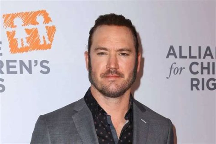 Mark-Paul Gosselaar Admits That Watching ‘Saved By The Bell’ Feels ‘Torturous’ – Here’s Why!