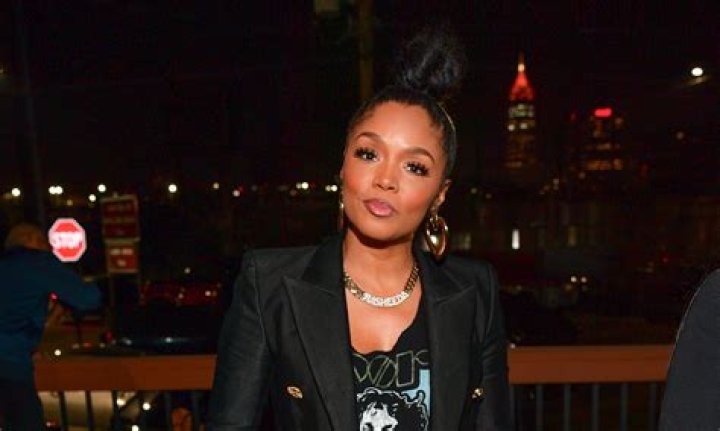 Rasheeda Frost Lets People Know She’s Working To Secure The Bag And Fans Call Her An Inspiration