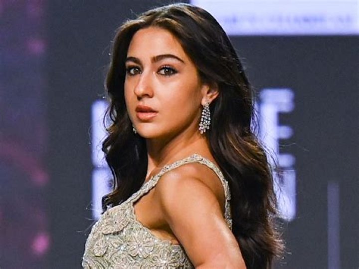 Sara Ali Khan in Green Workout Gear Says “Hold Your Core Tight”