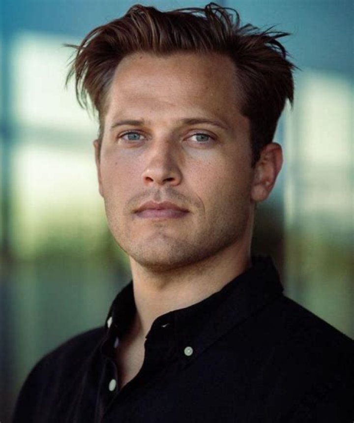 Steve Nash Biography - Facts, Childhood, Family Life & Achievements