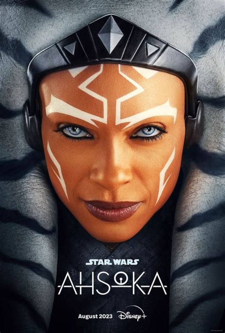 Who does Ahsoka kiss? – Celebrity